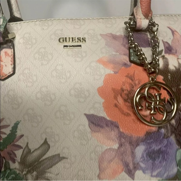 Guess handbag - Picture 5 of 6